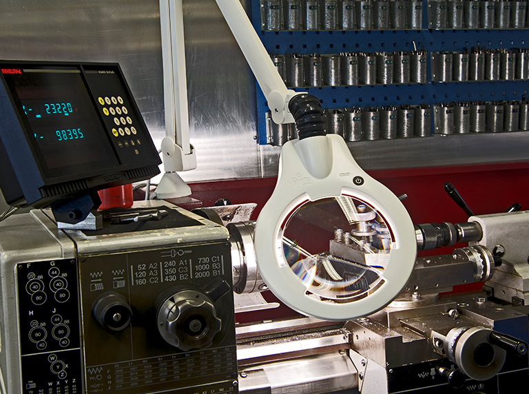 2.Circus-Bench-Magnifier-industrial-lathe-application-768x572px Circus LED bench magnifier industrial lathe application